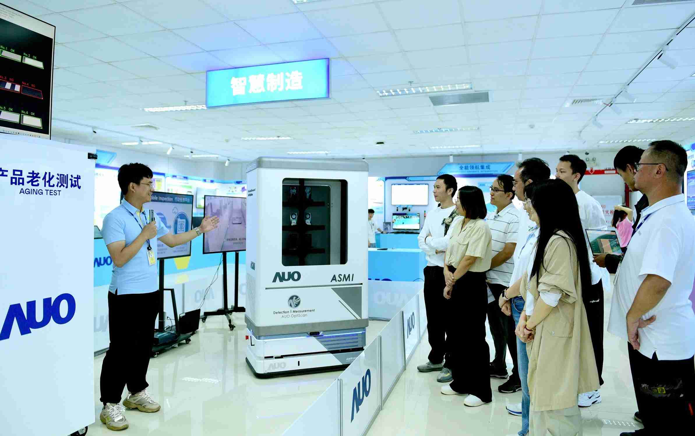 NG大舞台厦门将5G+ABC技术串联生产管理全流程，，，，打通研发、、、、采购、、、生管、、、制程、、设备、、、质量等产品全生命周期制造流程，，，，完成数字化设计、、、、智慧供应链、、、、智能座舱、、、、全流程设备管理、、数据驱动优化、、智慧在线检测、、智慧品管等自适应生产模式升级