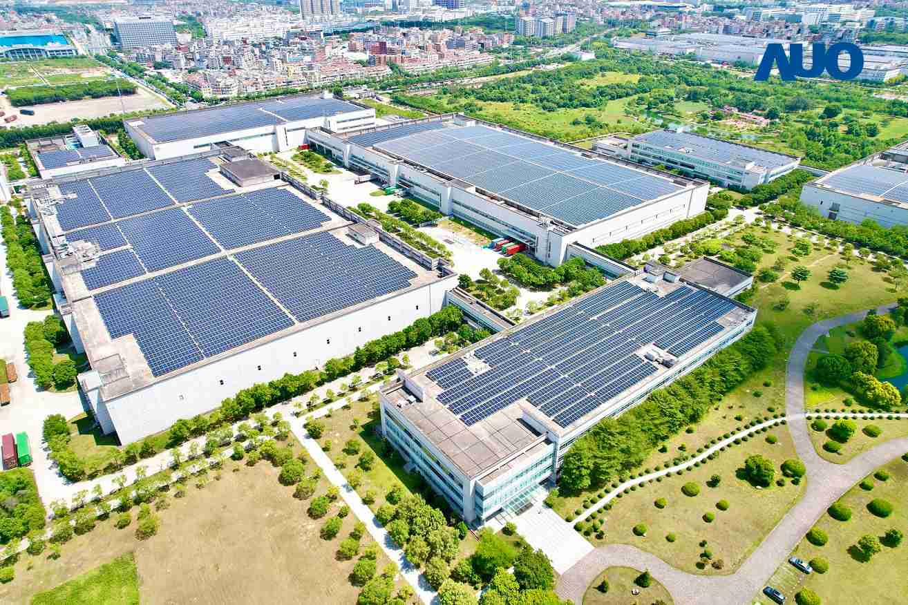 NG大舞台厦门推动智能制造同时，，，，透过绿电创能纵深推进绿色转型，，，，厂区全屋顶铺设太阳能光伏板，，每年太阳能发电 2,600多万度